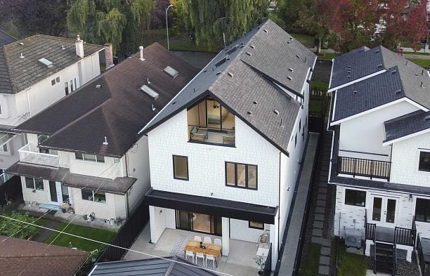 2 2785 W 21 Avenue Arbutus