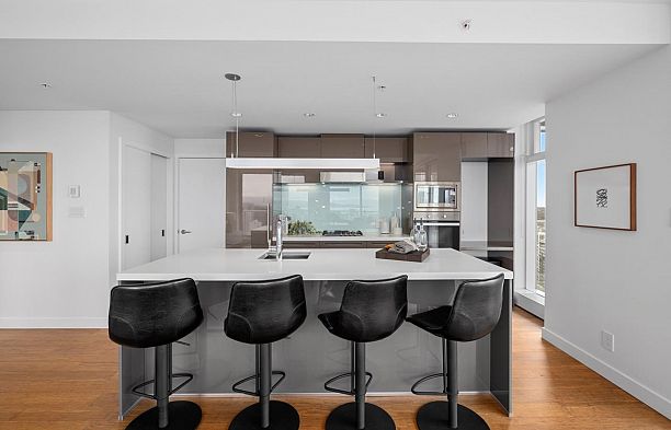 4202 777 Richards Street Downtown VW