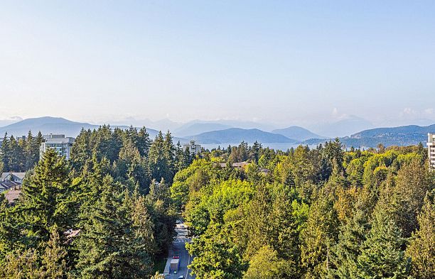 1901 5775 Hampton Place University VW