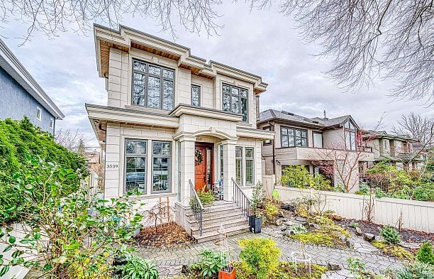 3537 W 18th Avenue Dunbar