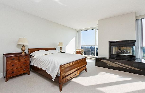 1901 5775 Hampton Place University VW