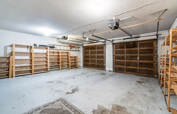 4262 Yuculta Crescent University VW