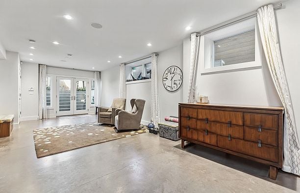 3963 W 20th Avenue Dunbar