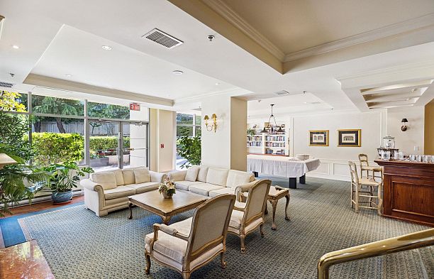 1901 5775 Hampton Place University VW