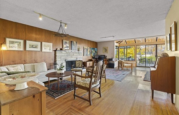 3555 Quadra Street Dunbar