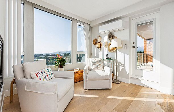 1901 5775 Hampton Place University VW