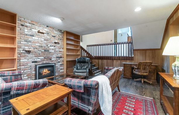 4262 Yuculta Crescent University VW