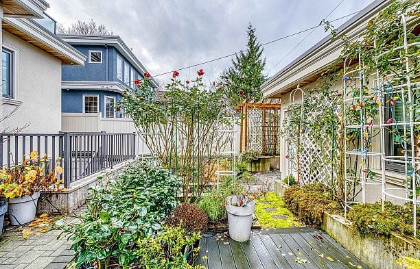 3537 W 18th Avenue Dunbar