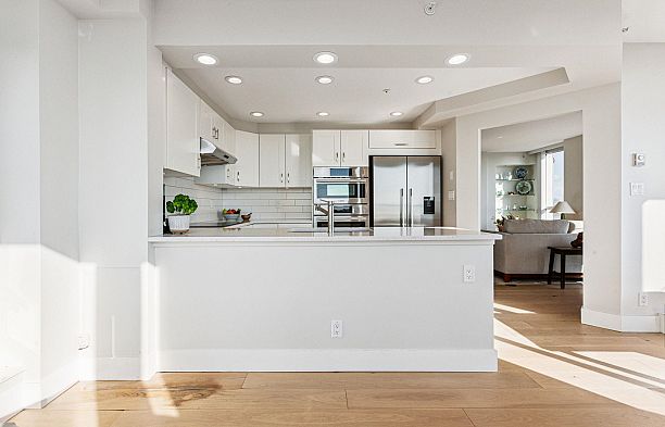 1901 5775 Hampton Place University VW