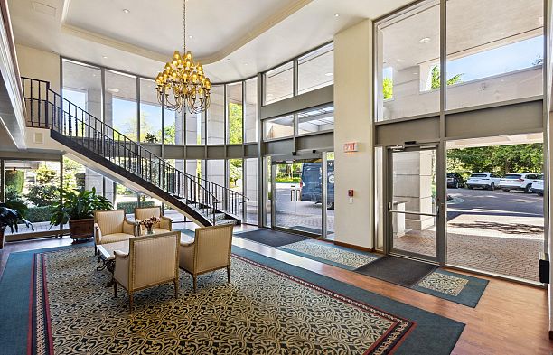 1901 5775 Hampton Place University VW