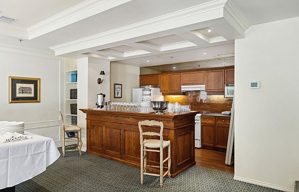 1901 5775 Hampton Place University VW