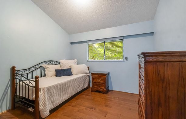 4262 Yuculta Crescent University VW