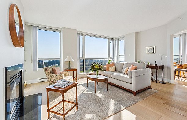 1901 5775 Hampton Place University VW