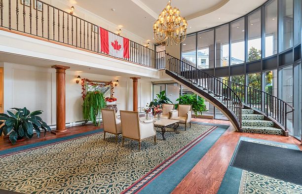 1204 5775 Hampton Place University VW