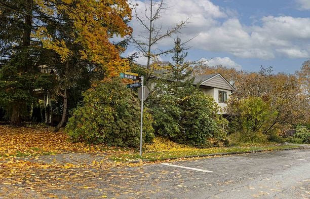 3555 Quadra Street Dunbar