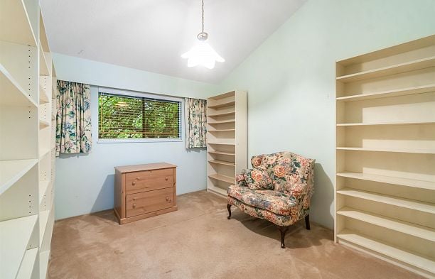 4262 Yuculta Crescent University VW