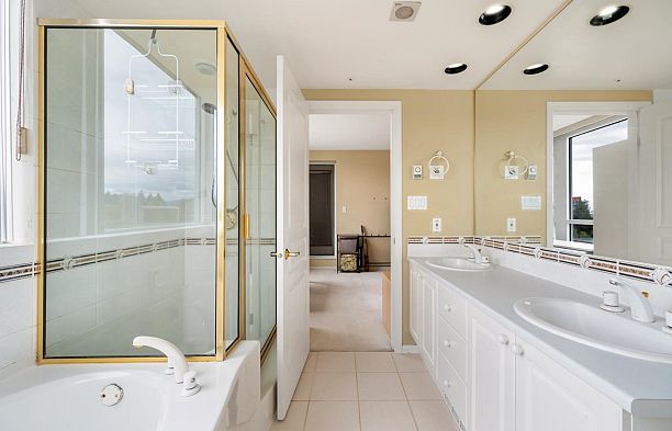 1204 5775 Hampton Place University VW