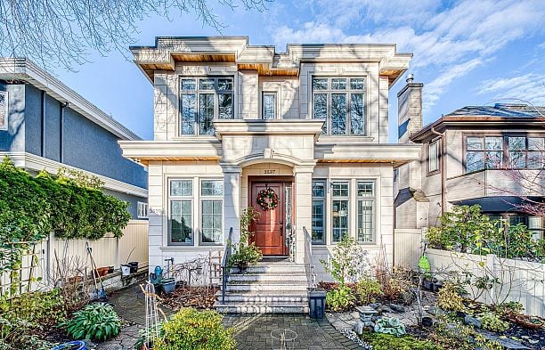 3537 W 18th Avenue Dunbar