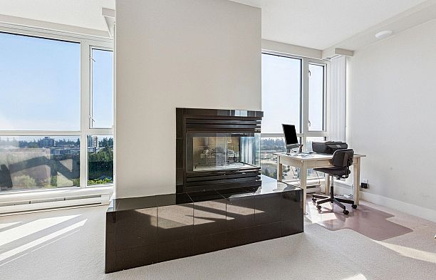 1901 5775 Hampton Place University VW