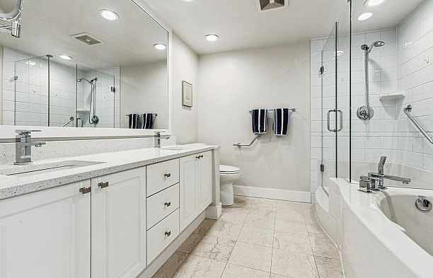 1901 5775 Hampton Place University VW