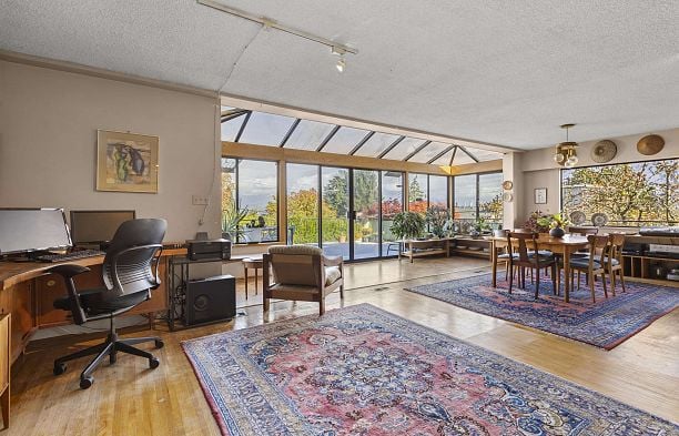 3555 Quadra Street Dunbar