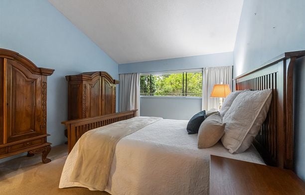 4262 Yuculta Crescent University VW