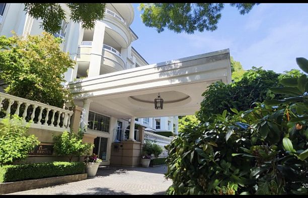 328 5735 Hampton Place University VW