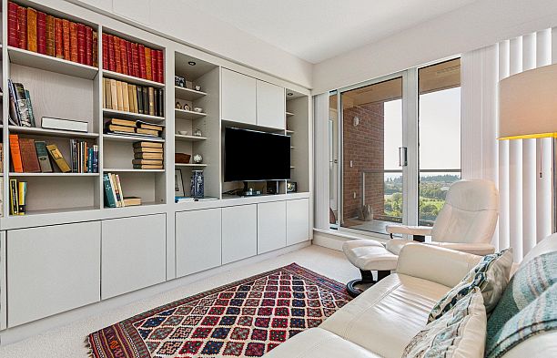 1901 5775 Hampton Place University VW