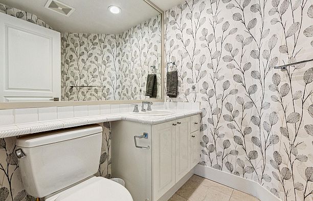 1901 5775 Hampton Place University VW