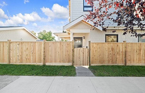 3925 Wallace Street Dunbar