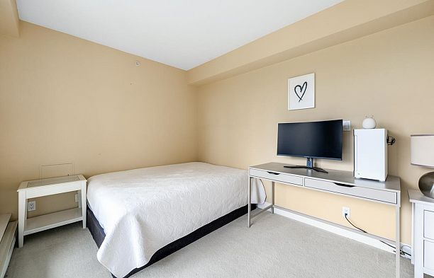 1204 5775 Hampton Place University VW