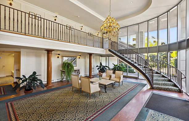 1901 5775 Hampton Place University VW