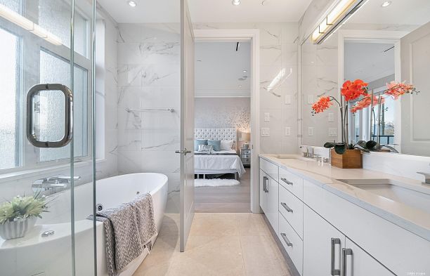 3537 W 18th Avenue Dunbar