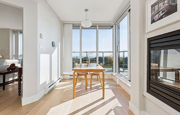 1901 5775 Hampton Place University VW