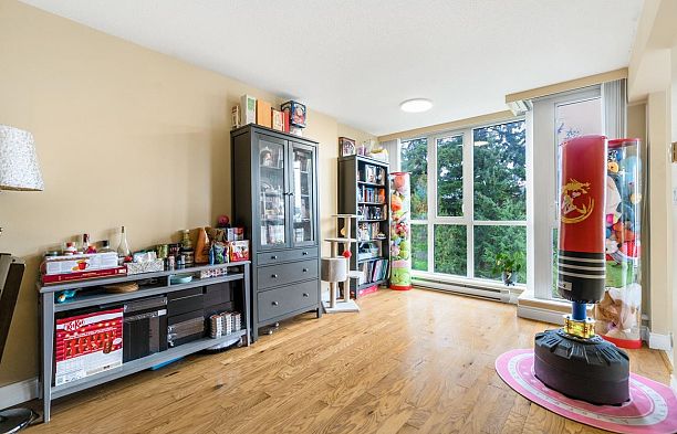 1204 5775 Hampton Place University VW