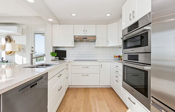 1901 5775 Hampton Place University VW