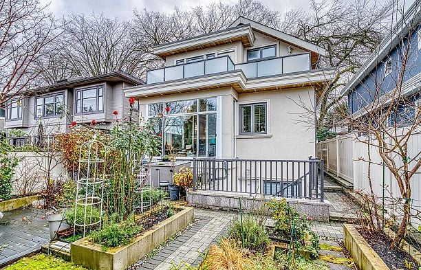 3537 W 18th Avenue Dunbar