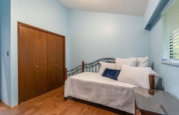 4262 Yuculta Crescent University VW