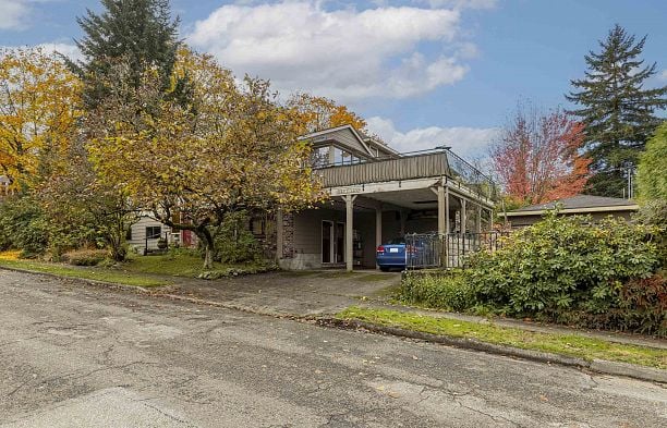 3555 Quadra Street Dunbar