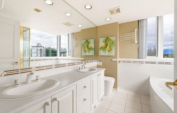 1204 5775 Hampton Place University VW