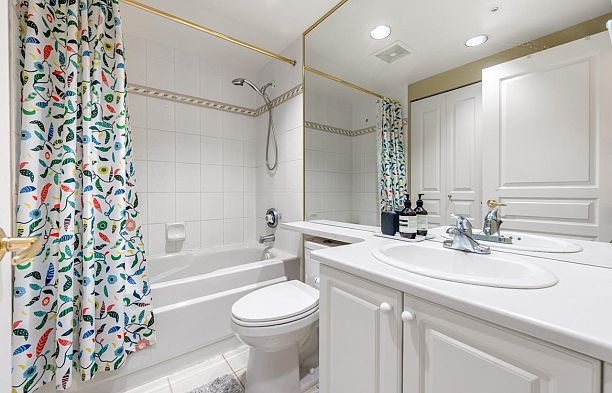 1204 5775 Hampton Place University VW