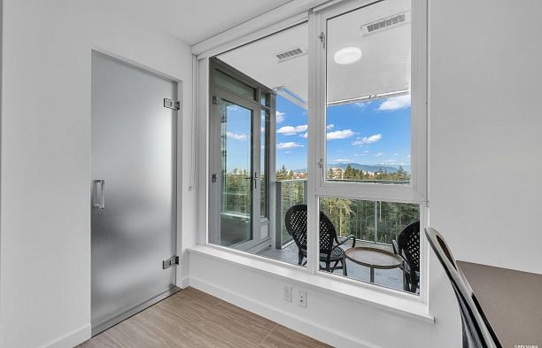 2303 3355 Binning Road University VW