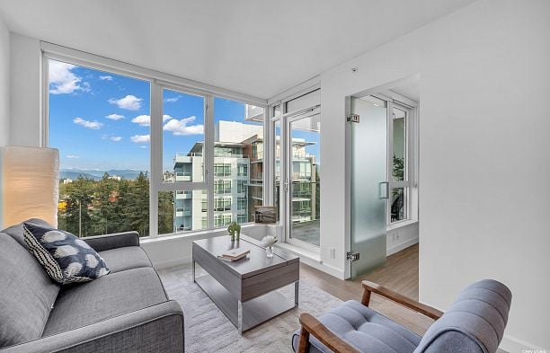 2303 3355 Binning Road University VW