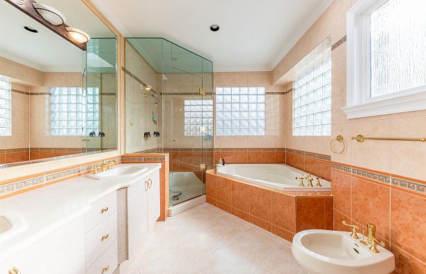 2328 W 22nd Avenue Arbutus