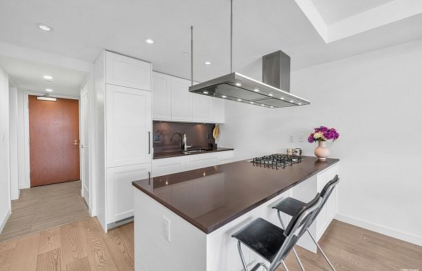 2303 3355 Binning Road University VW