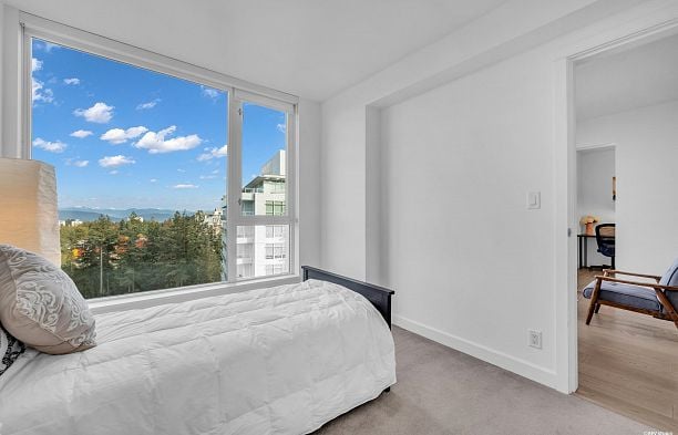 2303 3355 Binning Road University VW