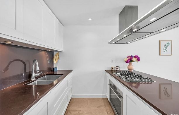 2303 3355 Binning Road University VW