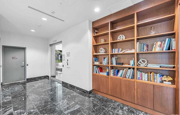 2303 3355 Binning Road University VW