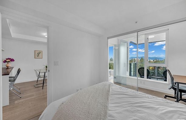 2303 3355 Binning Road University VW