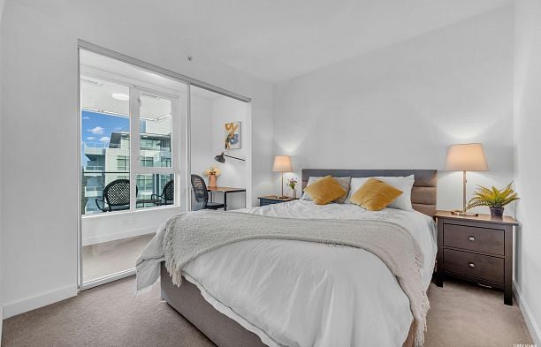 2303 3355 Binning Road University VW